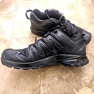 Salomon XA PRO 3D v8 mens size 8.5 Trail runners